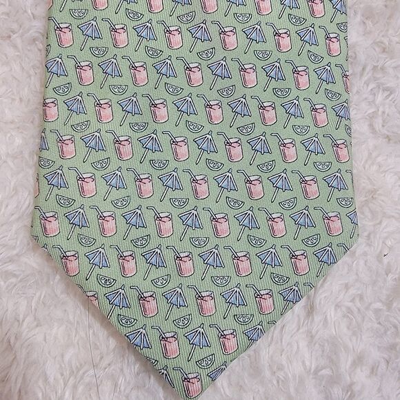 Martha’s Vineyard Vines Umbrellas Drinks On Green 100% Silk Neck Tie 57" Read - Picture 3 of 8